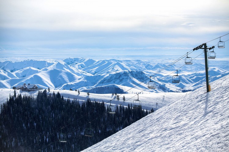 A Guide to the Best Ski Vacations in the U.S.